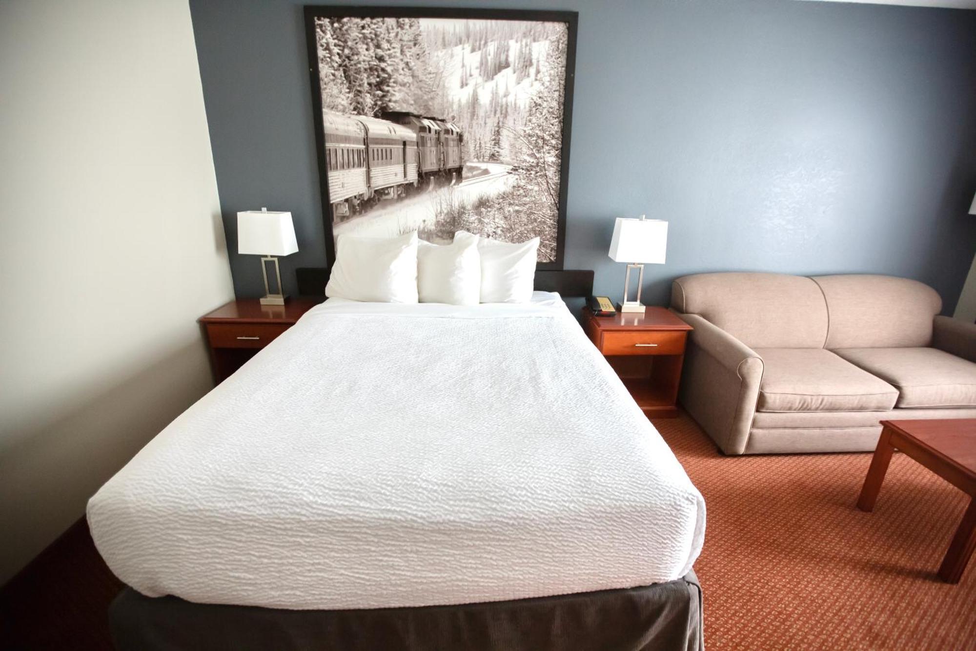 Hotel Super 8 By Wyndham Whitecourt Extérieur photo