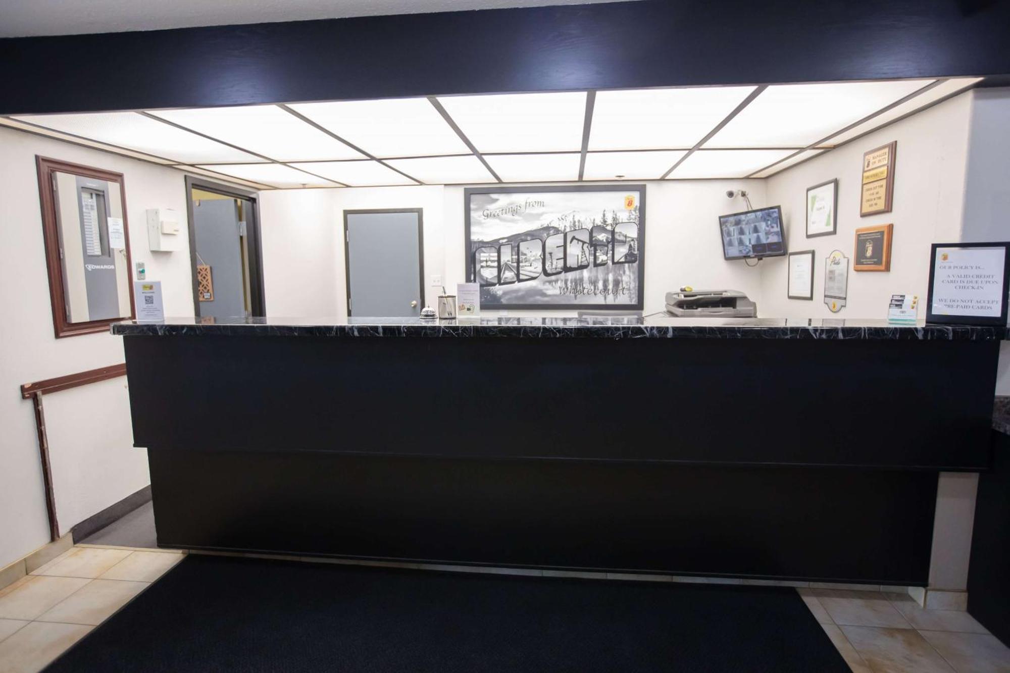 Hotel Super 8 By Wyndham Whitecourt Extérieur photo