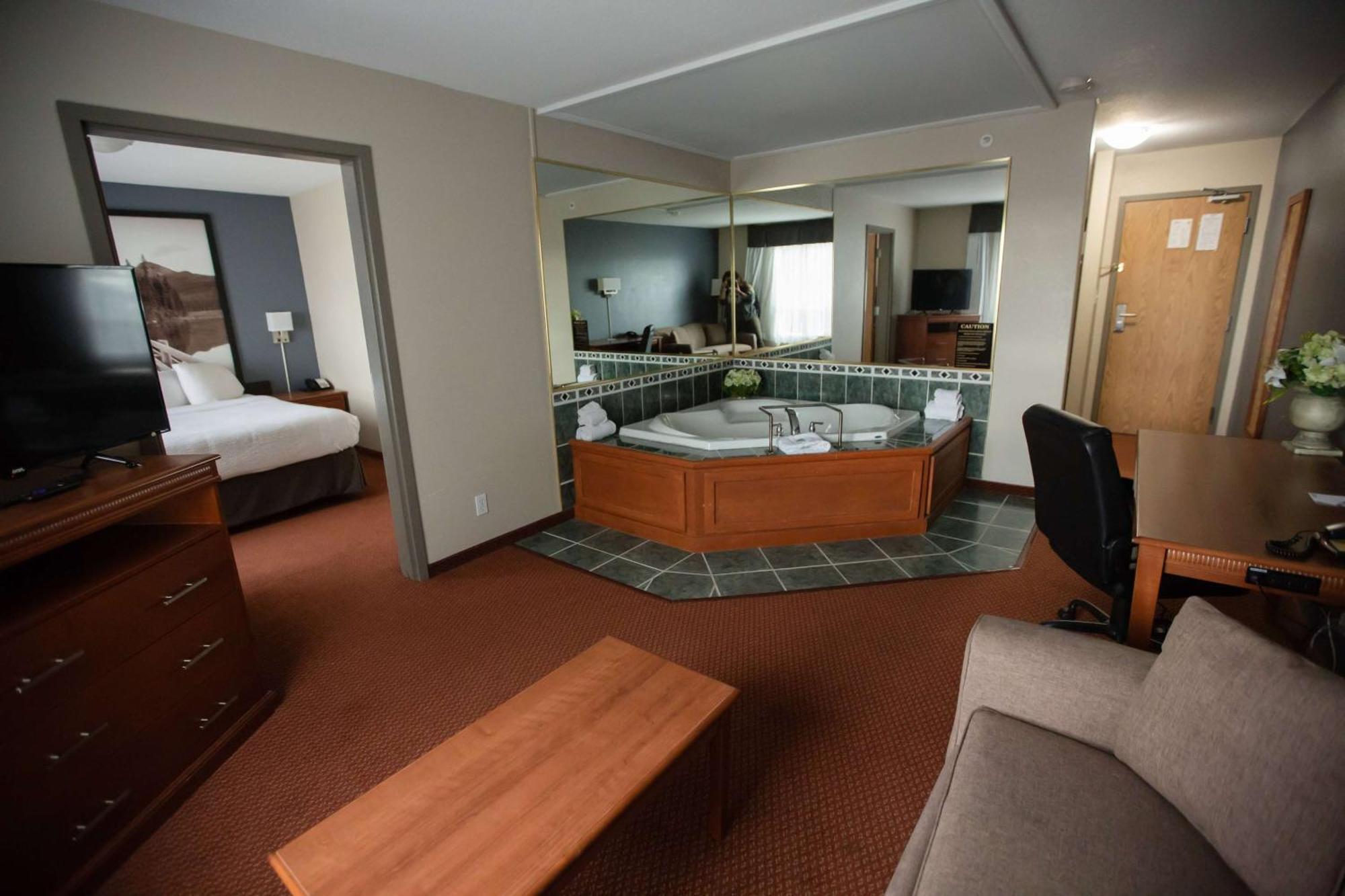 Hotel Super 8 By Wyndham Whitecourt Extérieur photo