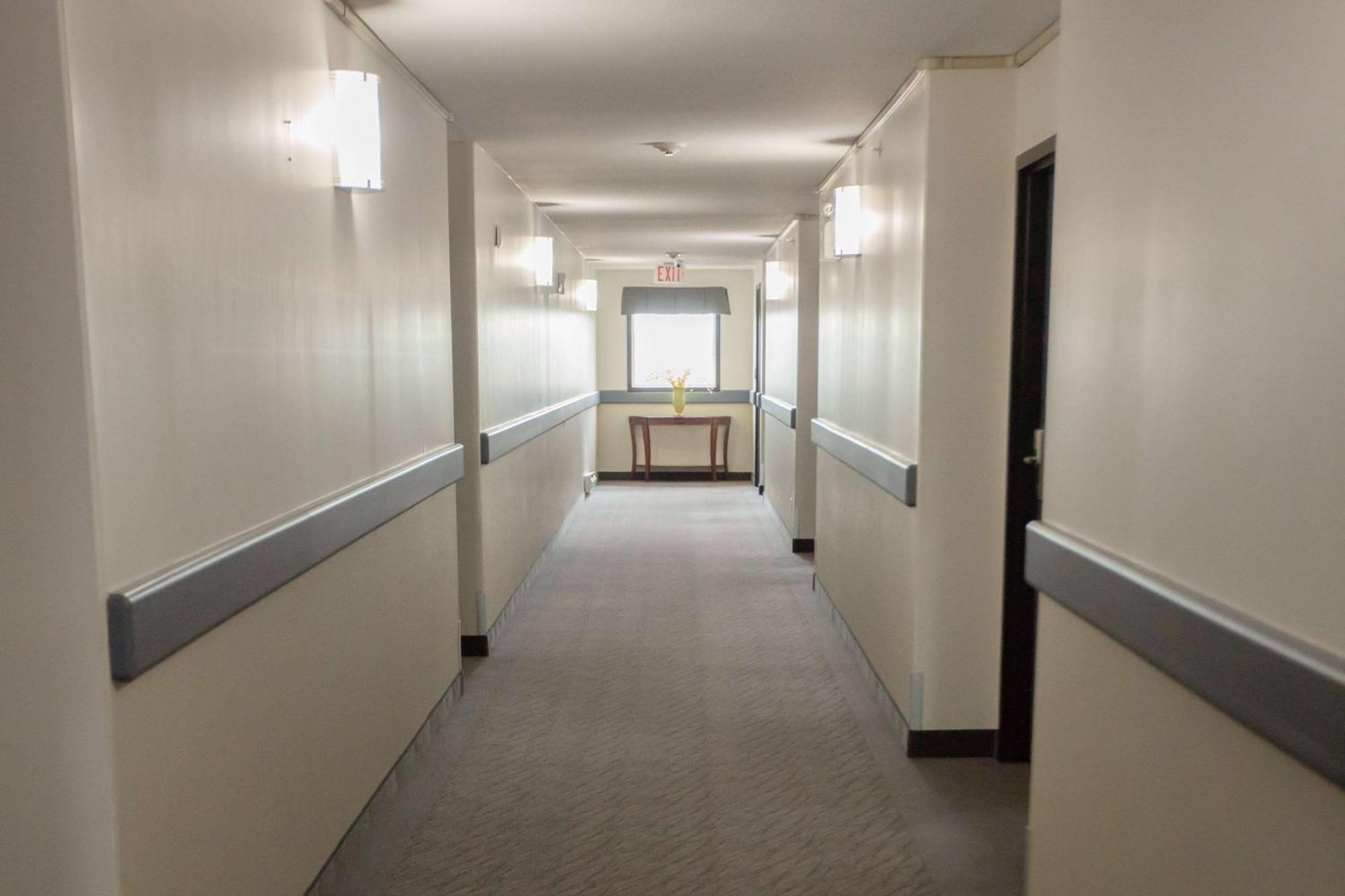 Hotel Super 8 By Wyndham Whitecourt Extérieur photo