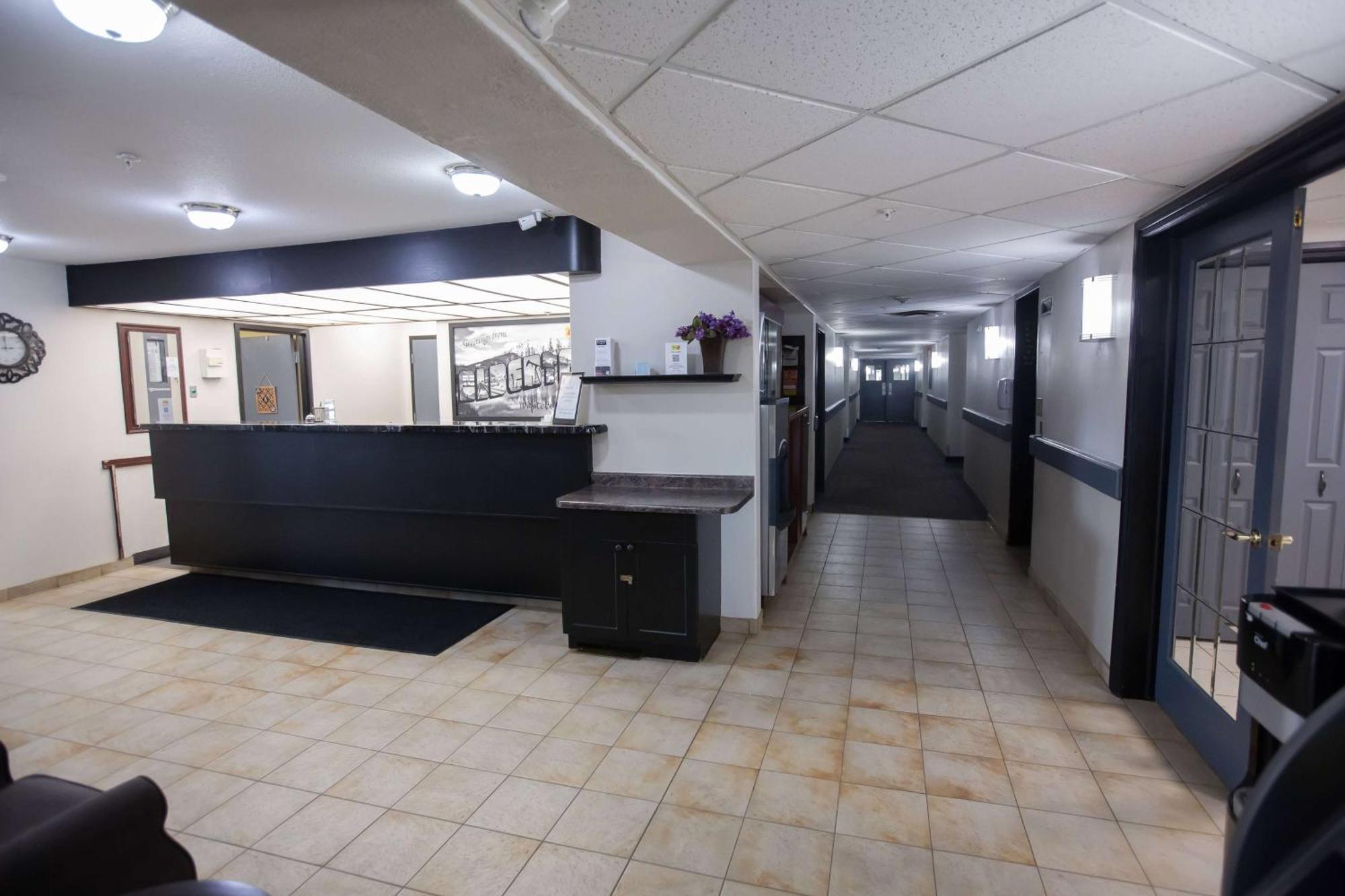 Hotel Super 8 By Wyndham Whitecourt Extérieur photo